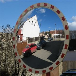 Зеркало дорожное 600 мм со световозвращающей окантовкой круглое